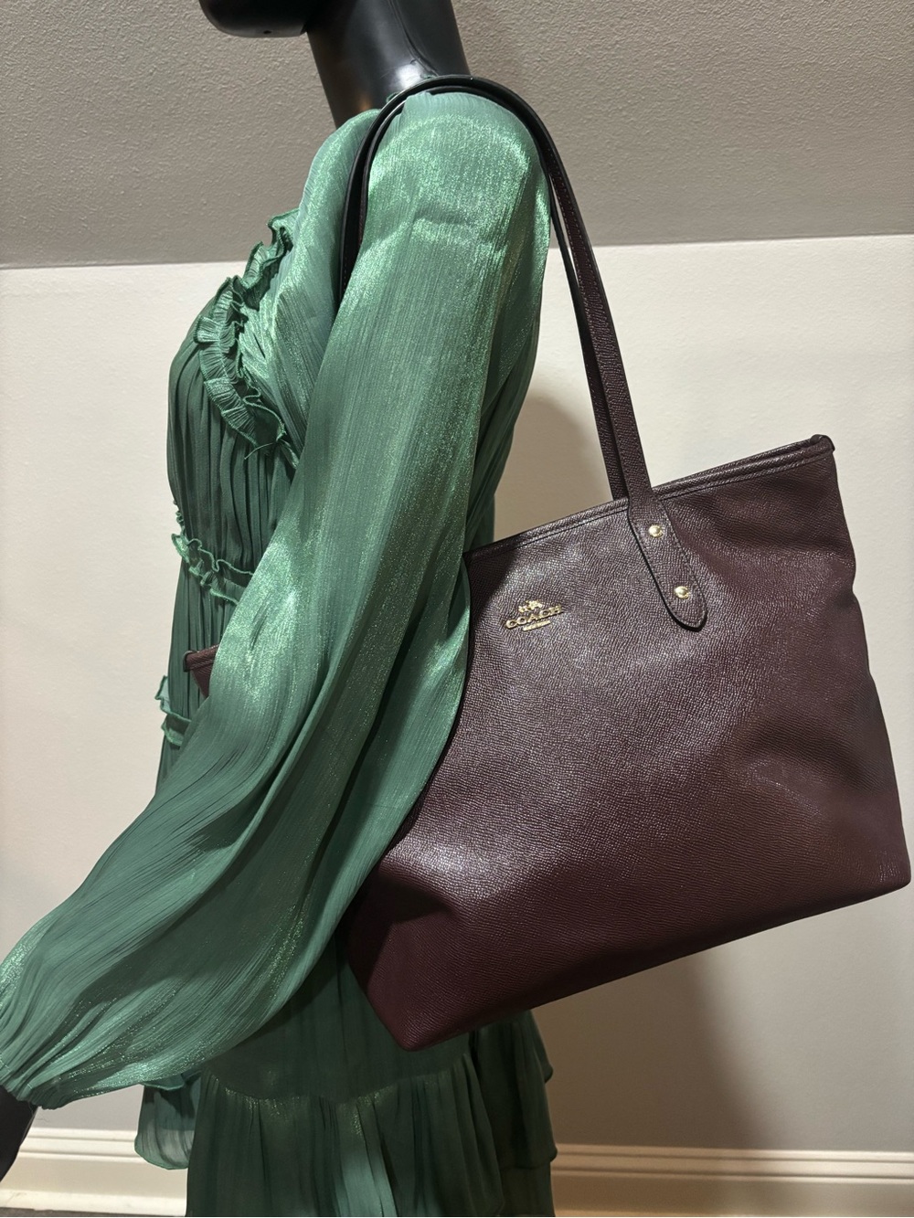 Coach IM Oxblood City Zip Tote purse dark brown crossgrain leather Zip shopper